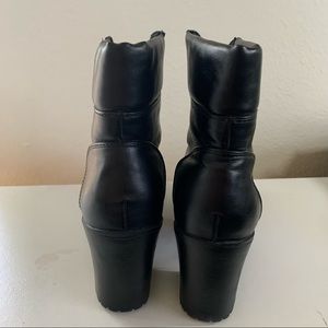 Black boots, used, in good quality.